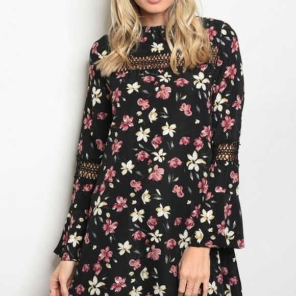 Dresses & Skirts - Black Floral Dress